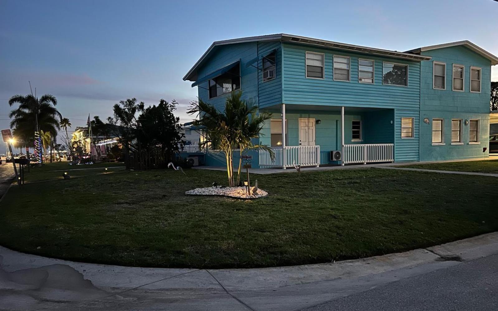 Lovely Vacation Home 1 Block From Beach & Downtown Gulfport Sint-Petersburg Buitenkant foto