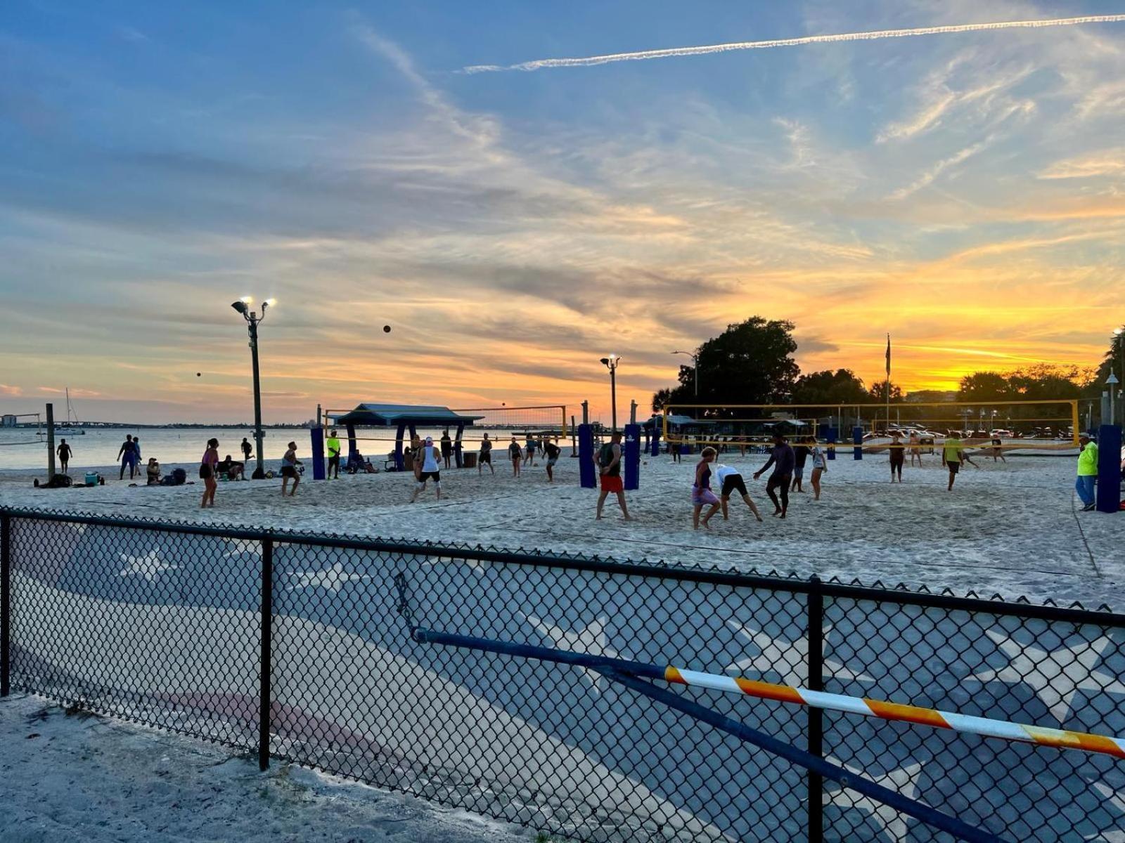 Lovely Vacation Home 1 Block From Beach & Downtown Gulfport Sint-Petersburg Buitenkant foto