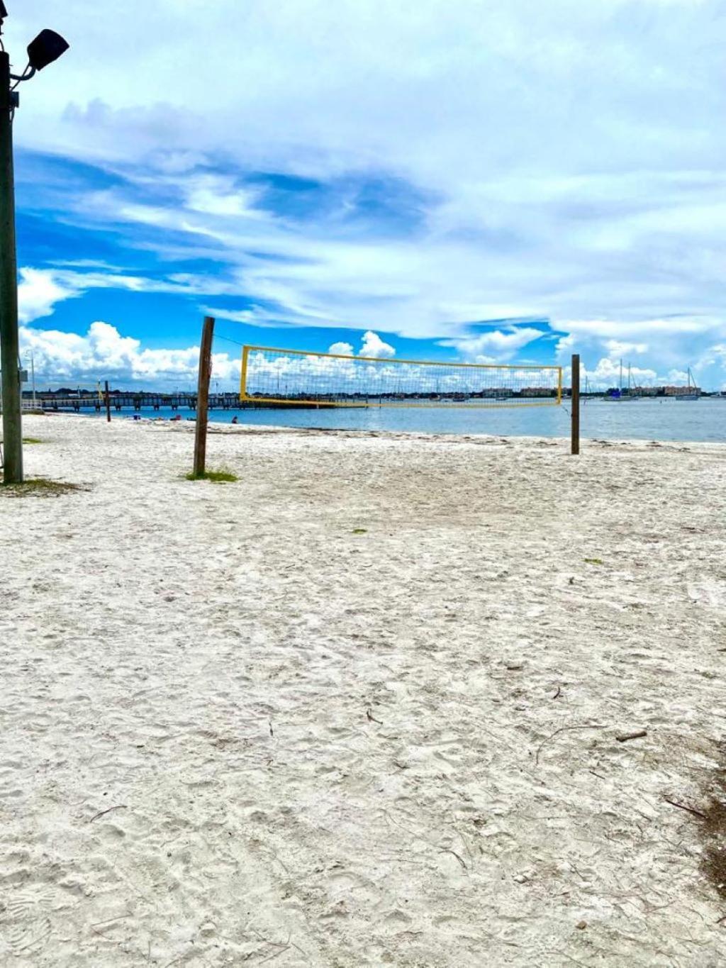 Lovely Vacation Home 1 Block From Beach & Downtown Gulfport Sint-Petersburg Buitenkant foto