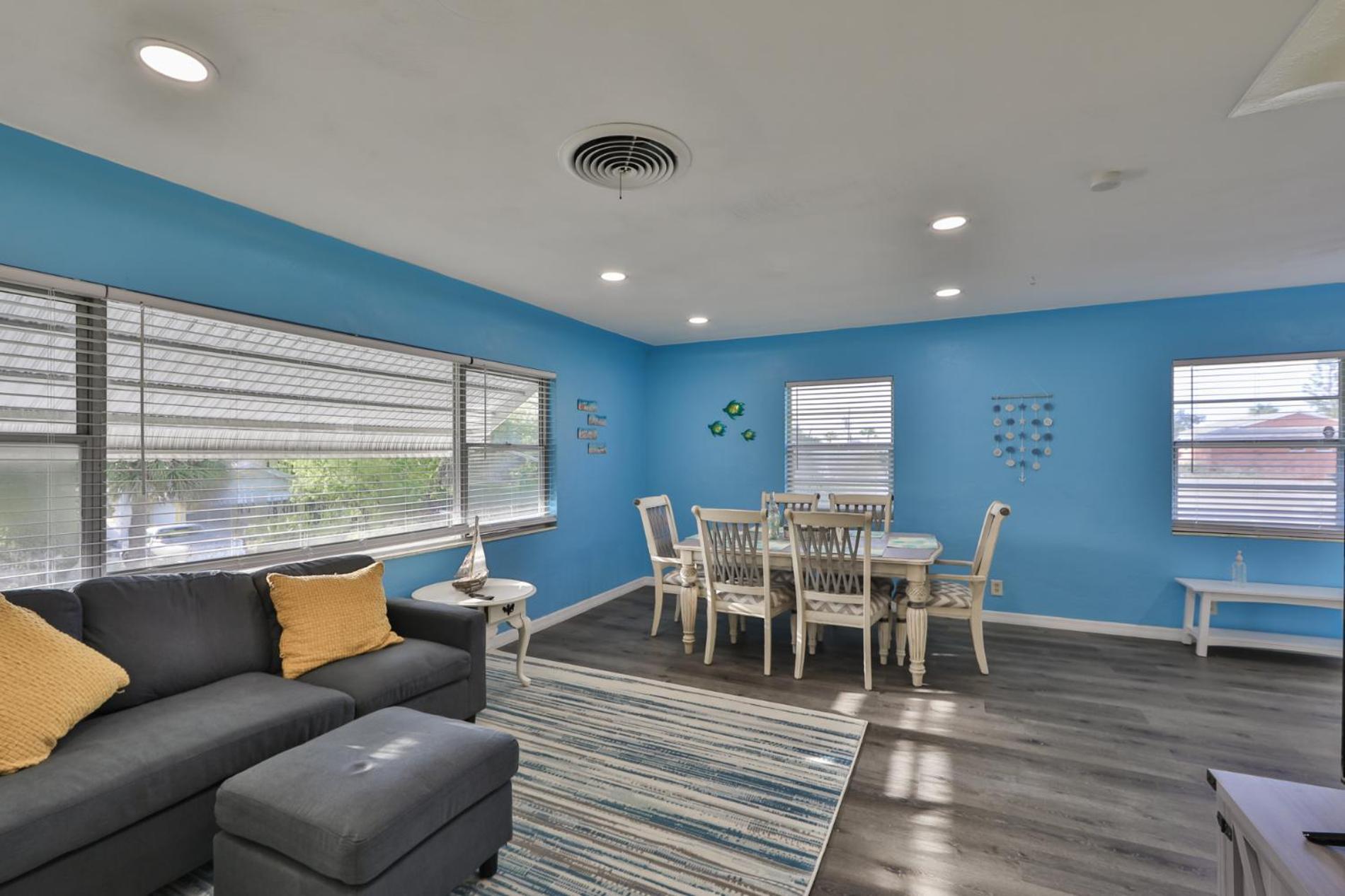 Lovely Vacation Home 1 Block From Beach & Downtown Gulfport Sint-Petersburg Buitenkant foto